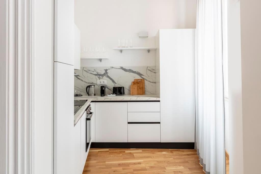Sjr Luxury Apartment Trevi Fountain 로마 외부 사진
