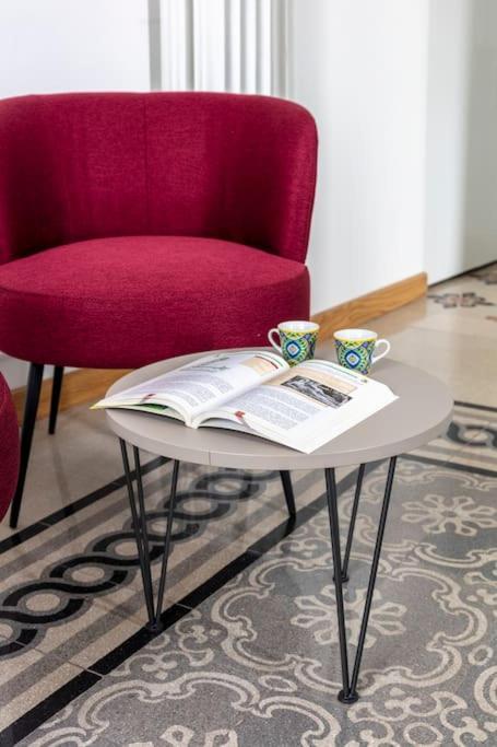 Sjr Luxury Apartment Trevi Fountain 로마 외부 사진